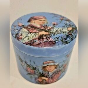 Edna Hibel " Flower Girl" Round Box Vertu Collection Rosenthal Numbered 344/800